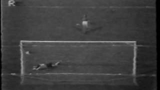 Ubaldo Fillol Le Ataja Tres Penales A Holanda