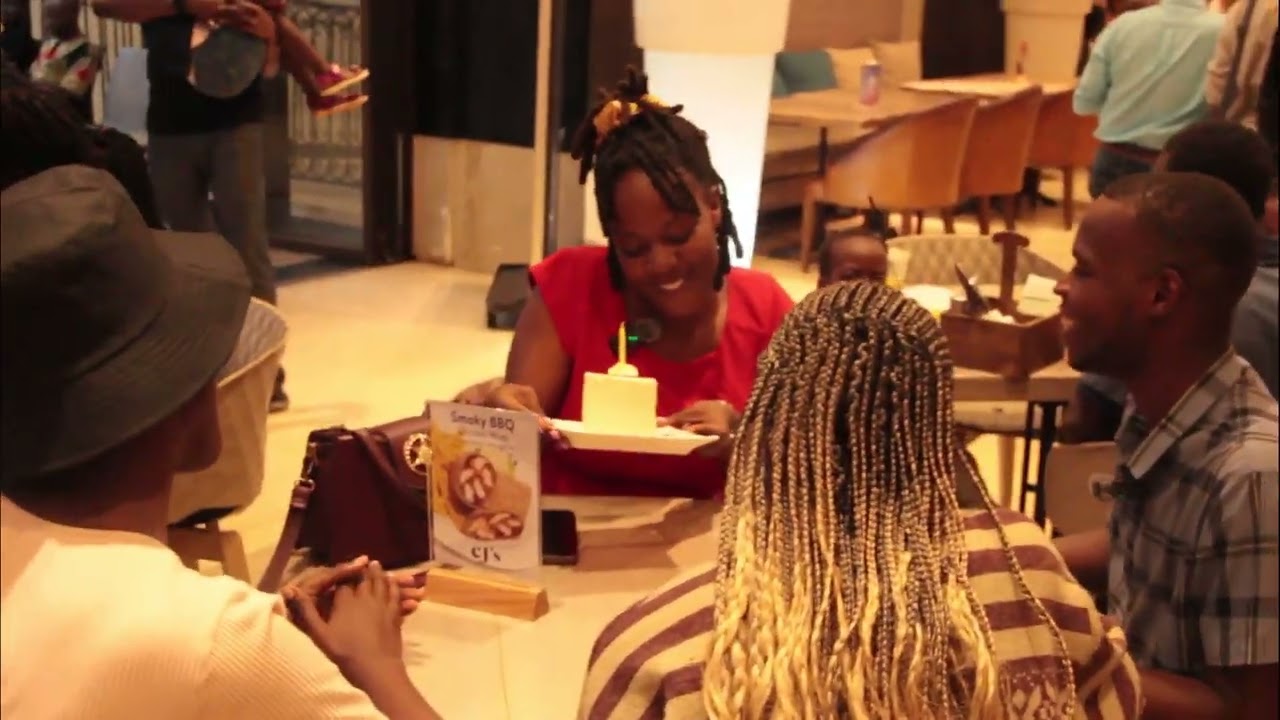 SURPRISE D'ANNIVERSAIRE, Café Javas Entebbe-APFO Projet FEF ! 🎂🇫🇷