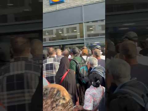 Crowds rush french supermarket as heatwave sparks air conditioner frenzy