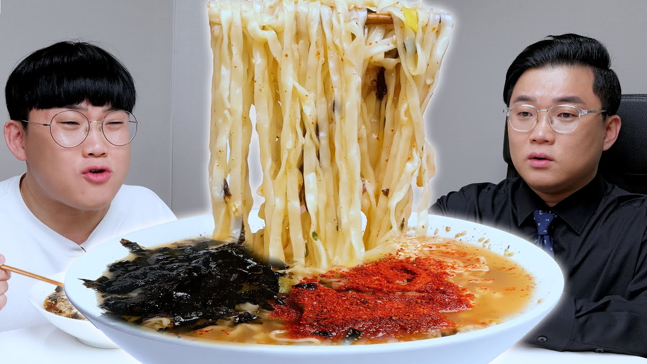 농심 공식 10분 라면... 미친 거 아냐? 속는 셈 치고 먹었는데 충격입니다. 흑백리뷰