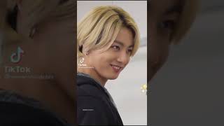 Jungkook esa mirada 😚😳