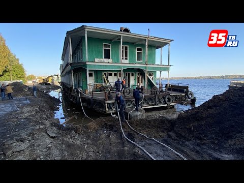 «Судьба Титаника»: дебаркадер на Соборной горке в Череповце вновь чуть не затонул