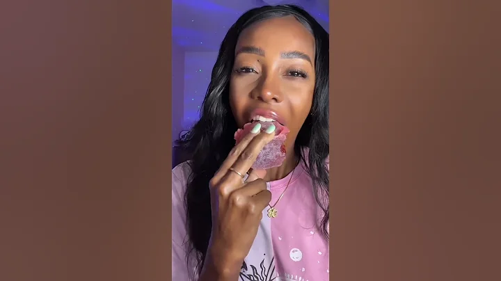 Siri Tries Halloween Skull 💀