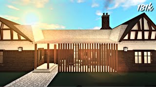 131k Tudor Family House (Tutorial) || Part 1/3 [Bloxburg]