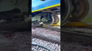 nai train ko track per kaise chadhaya jata hai #shortvideo #viralvideo #india #railway @YouTube