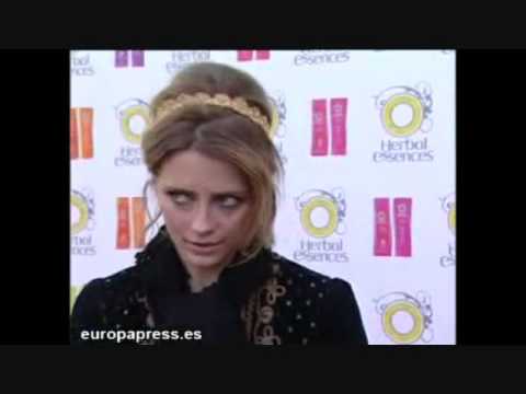 Video: Mischa Barton is geskok oor sy dunheid