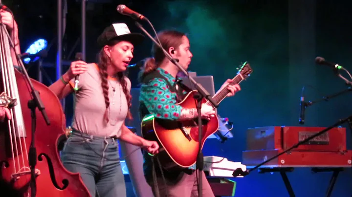 Billy Strings and Lindsay Lou ~Hoxeyville Music Fe...