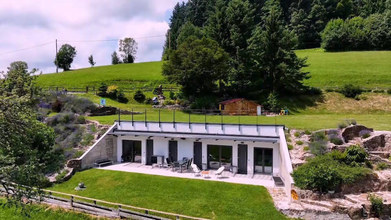 Ambienti TV Show - Vkopana hiša v bregovih Hočkega Pohorja