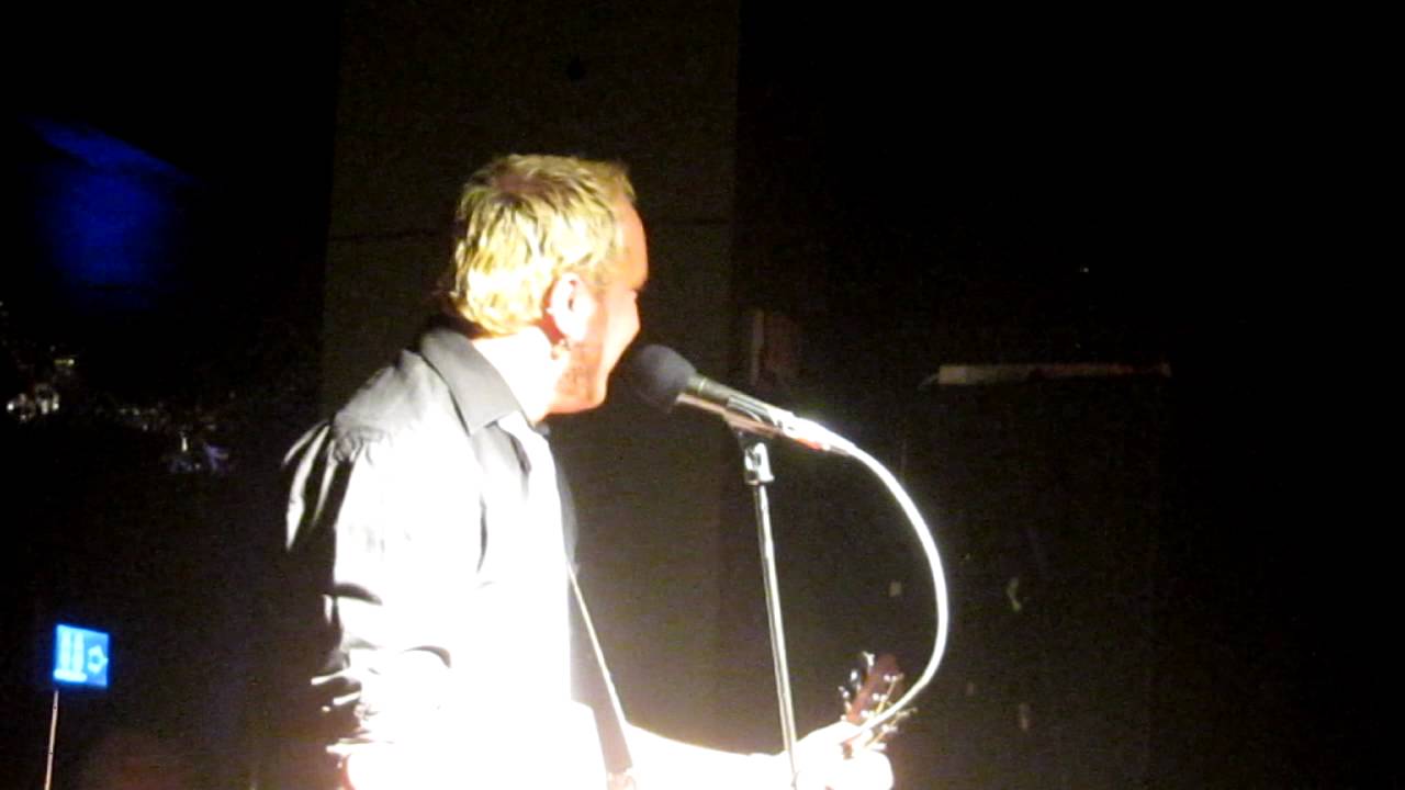 Παρακολούθηση Chris Catalyst | The Best Night Of My Life | London 16/12/2011 στο YouTube