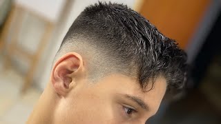 Corte em v cabelo liso masculino