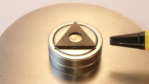 Controlling Levitating Graphite Pieces with Static Electricity ~ 4k *Magnet Tricks