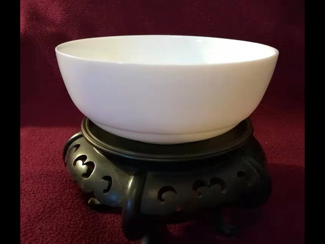 Beijing Glass！ 清代料器！清乾隆涅白玻璃料器墩式碗, A pair of 