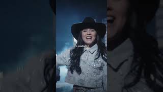 Quem V Close No V Corre  fiorella sertanejo