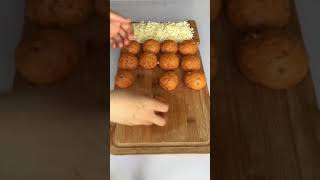 Günlerce Bayatlamayan Cevi̇zli̇ Salçali Puf Poğaçaci