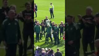 CELTIC 3 DUNFERMLINE 1 | CELTIC STAFF CELEBRATING WITH FANS #celticfc #football #fyp #spfl