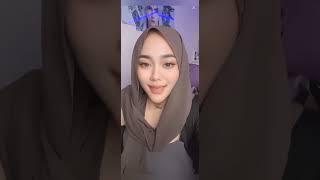 Lbg V4 - Novi Hijab Sangean Body Montok Pamer Tt Dan Paha Mulus