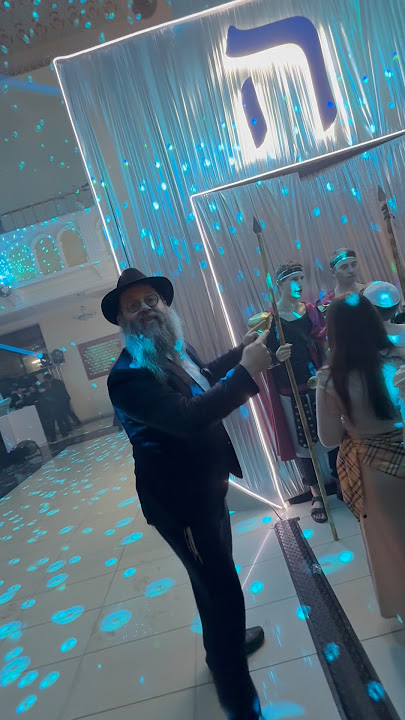 We built a 6-meter dreidel in our synagogue and brought the story of Chanukah to life