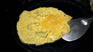 Egg Omelet making