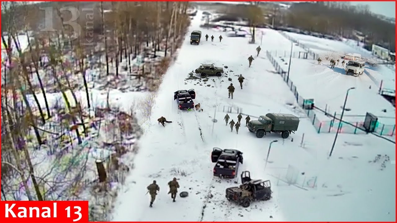 Удар беспилотника по месту сбора российских войск в заснеженном районе – попытка захватчиков бежа...