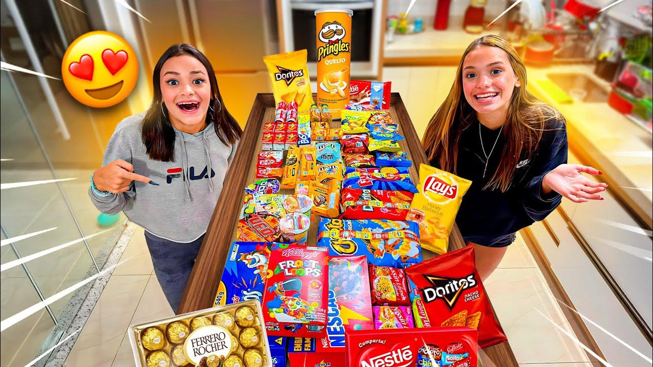 FIZEMOS UMA GAVETA SECRETA DE DOCES NA CASA NOVA!! *primeira compra morando sozinhas*