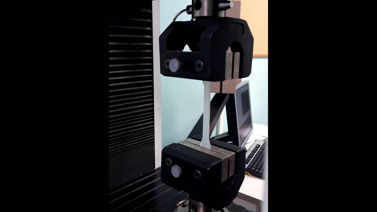 Ensayo tracción probeta de polipropileno - YouTube