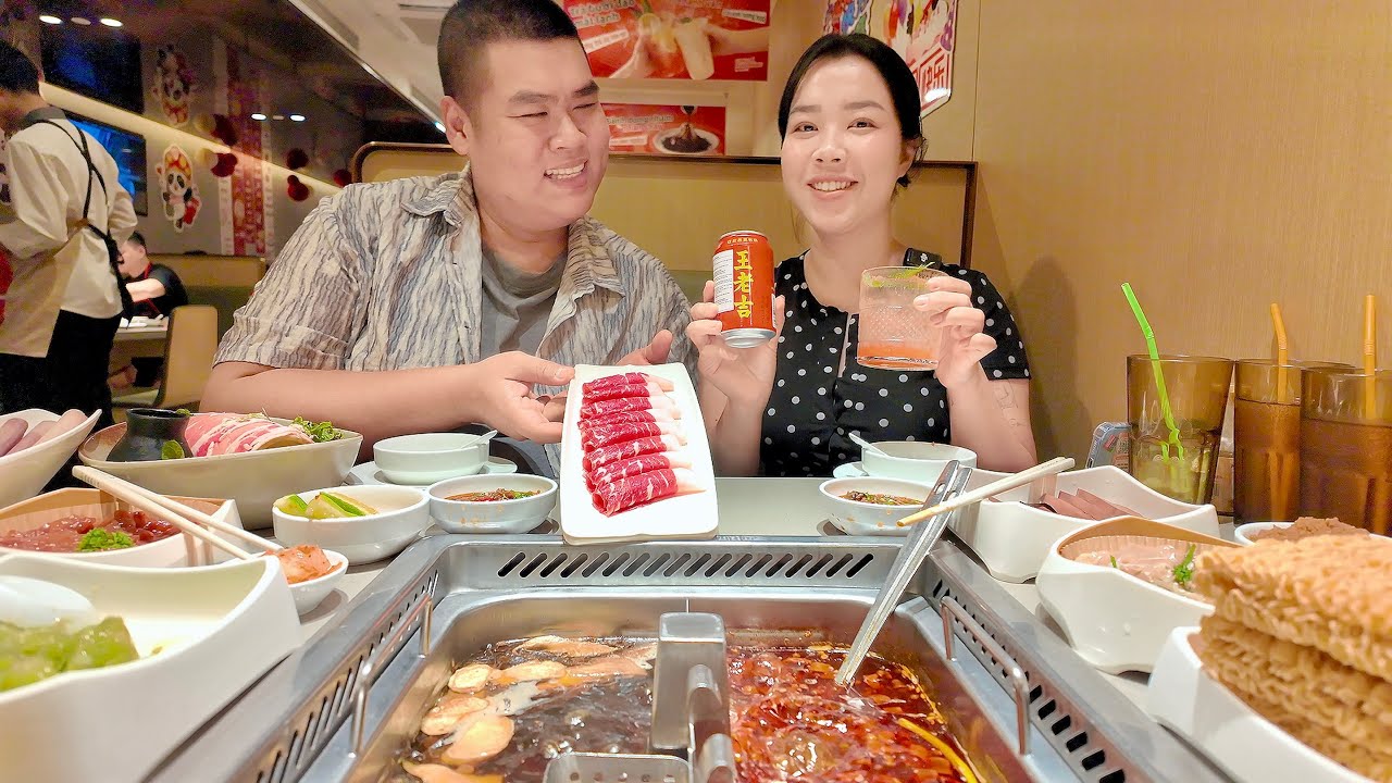 Vợ Chồng Mập Food Dắt Nhau Càn Quét Lẩu Haidilao Nguyên Bàn Ngập Tràn Món Ngon Siêu Hấp Dẫn