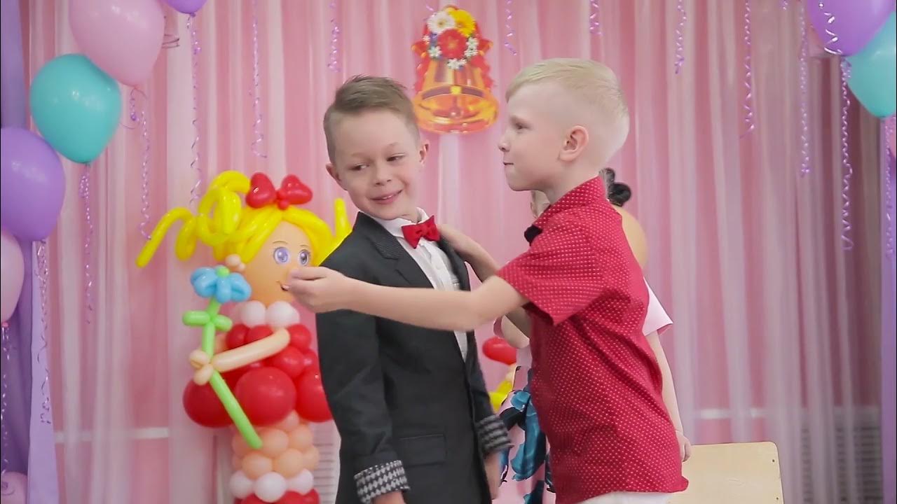 Сценка малыш. Сценка ютуб. Сценка ютуб. Сценка экзамен по русской литературе (день учителя 2016) сш№14 г. Школьные сценки трое человек.