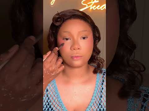 Light Skin Makeup Tutorial #viralvideo #makeup #beautytiips #makeuptutorial #beautyinspiration