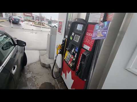 Videó: Egyszerű módja a gáz feltöltésének Kanadában: 9 lépés (képekkel)