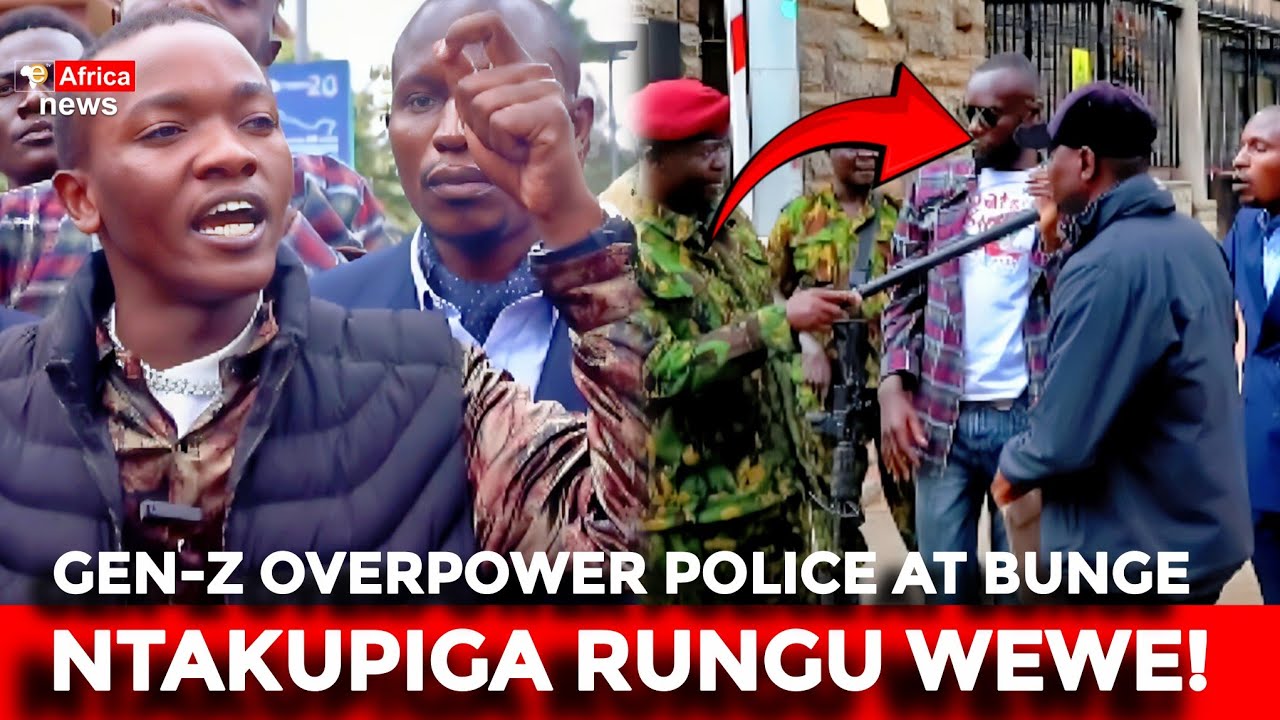 DRAMA AT PARLIAMENT‼️; Angry youth OVERPOWER POLICE as the demonstrate ...