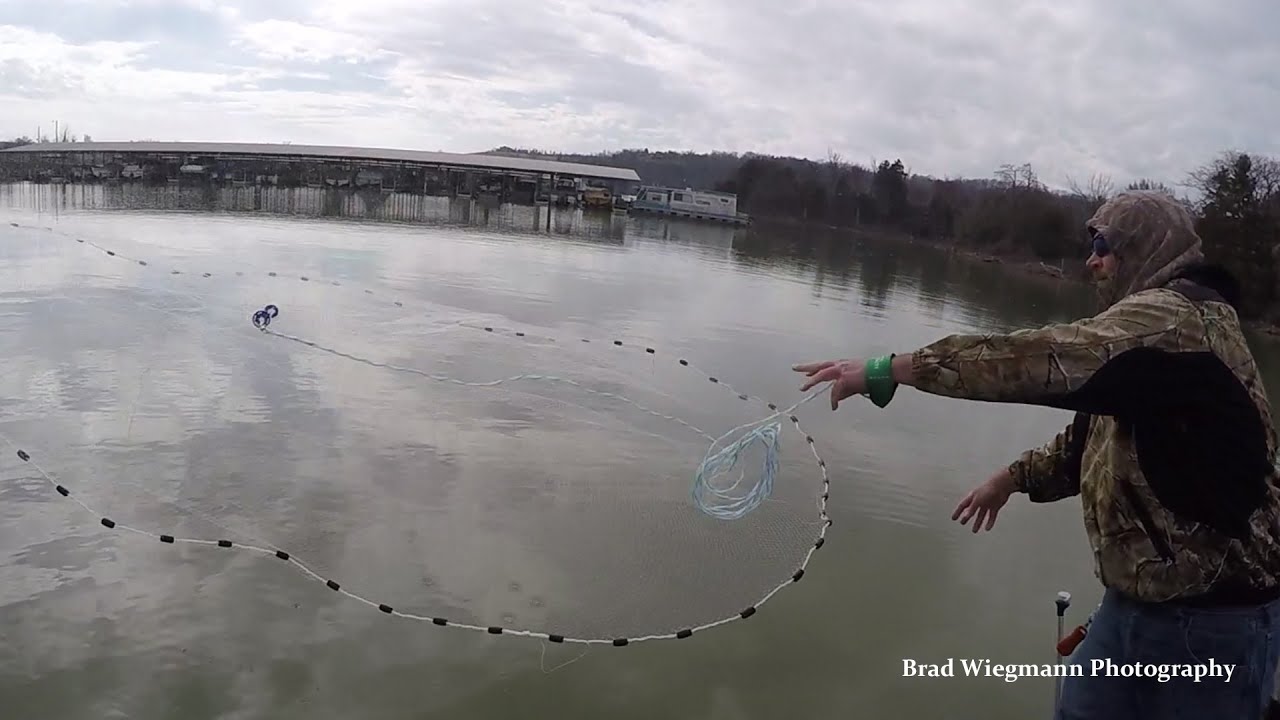 How and where to throw a cast net for live bait 