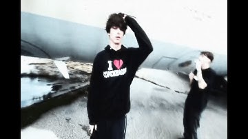 Neeko - Charli (video)