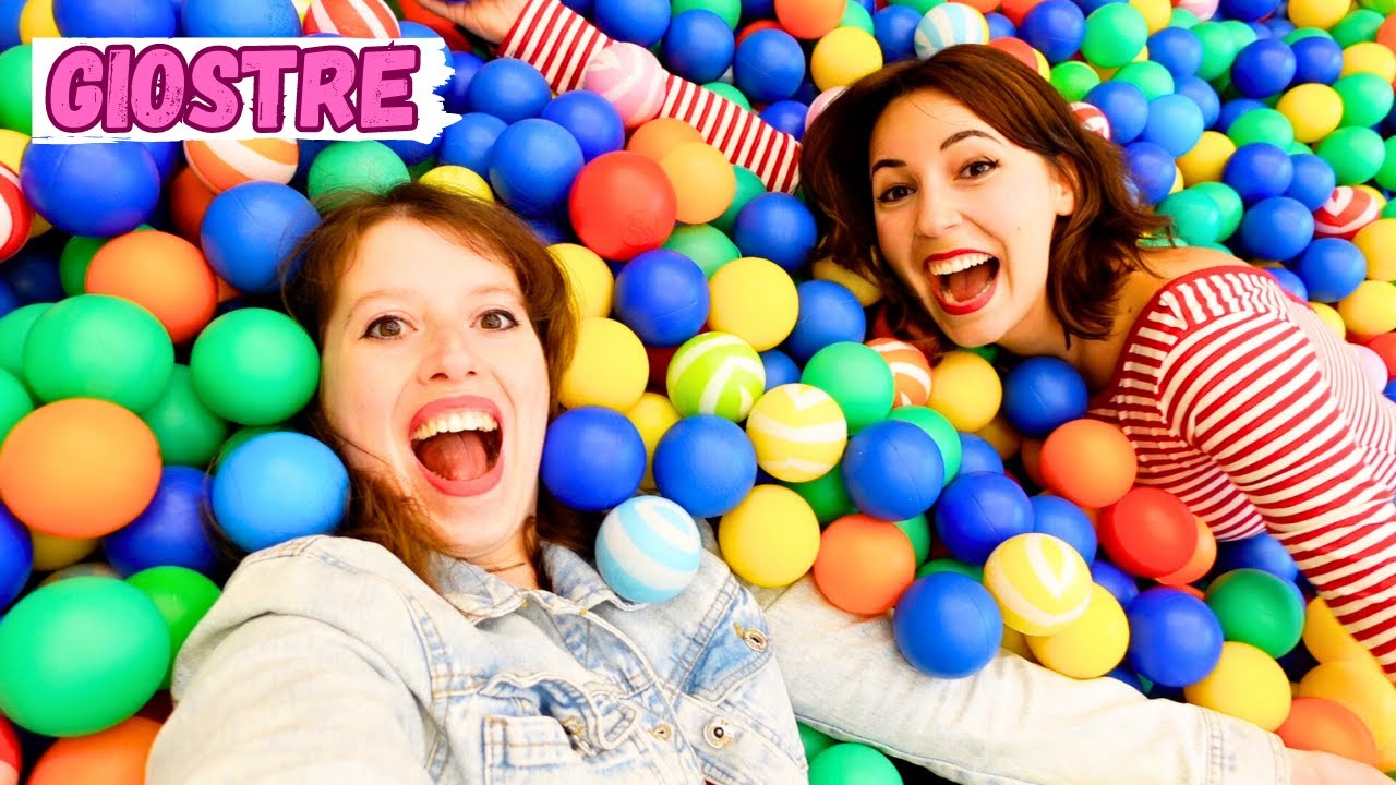 PISCINA DI PALLINE COLORATE CON @SoniChan