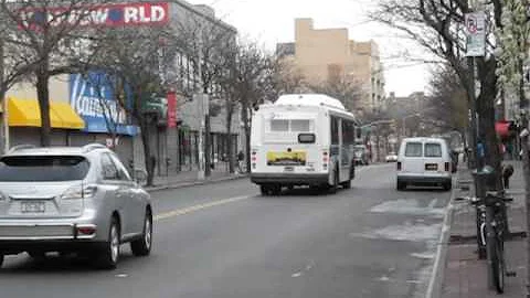 MTA Bus 1999 Orion V CNG #9905 on the Q72 at Roosevelt Ave and Junction Blvd