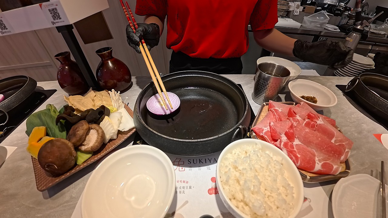Trying Super Unique Frothed Egg Japanese Hotpot