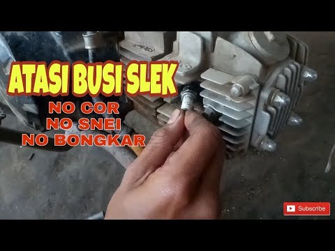 Video ini menjelaskan tentang Cara Melepas, Memeriksa, dan Memasang Busi pada Sepeda Motor Honda Kar. 