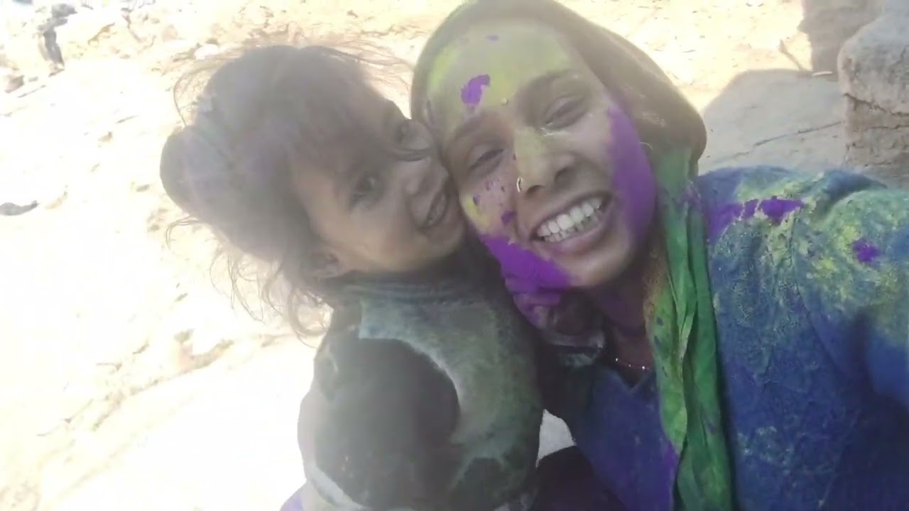Aap sabhi ko meri taraf se Holi ki dher sari shubhkamnaen