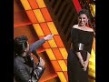 سورج ہوا مدھم گانا || شاہ رخ خان، پرینیتی چوپڑا سپر لو اسٹیج پرفارمنس || آئیفا ایوارڈ