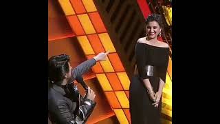 Suraj Hua Maddham Song || Shah Rukh Khan,Parineeti Chopra Super LOVE Stage performance || IIFA Award