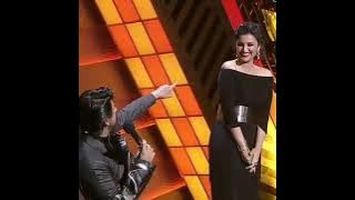 Suraj Hua Maddham Song || Shah Rukh Khan,Parineeti Chopra Super LOVE Stage performance || IIFA Award