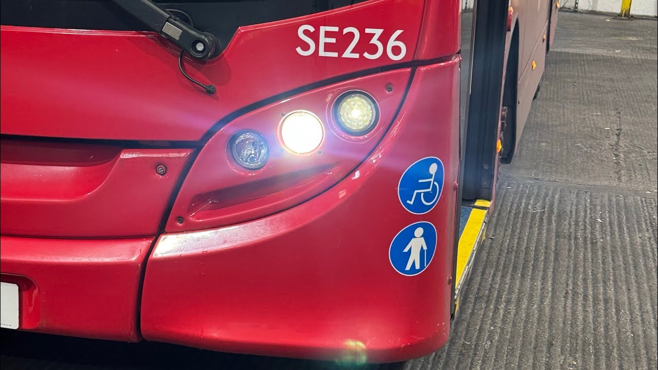 SE236 - Shunting 236 inside the garage for Rota (preventative maintenance) 👨‍🔧￼