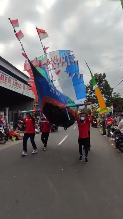 PERAHU LAYAR OLENG RT 7 , KARNAVAL TERUNIK 2022 TUGU SENDANG TULUNGAGUNG