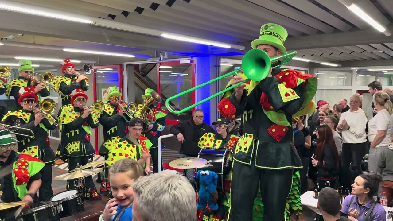 Hofener Scillamännle Greadeffele wecken 2025 - Guggenmusik Los Titzos Ditzingen, 4K HDR uncut