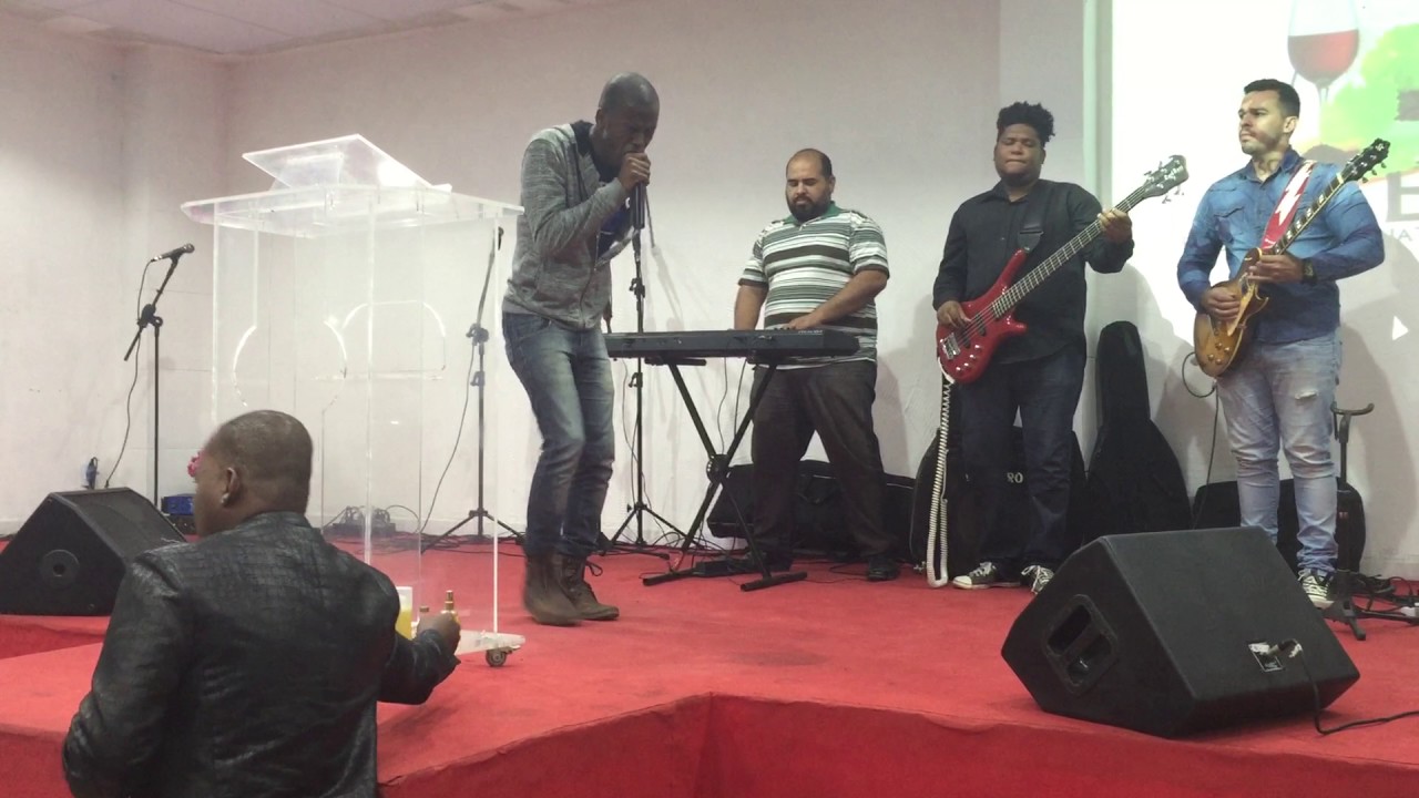 Leandro Martins " Ministração e Louvor ( Medley)