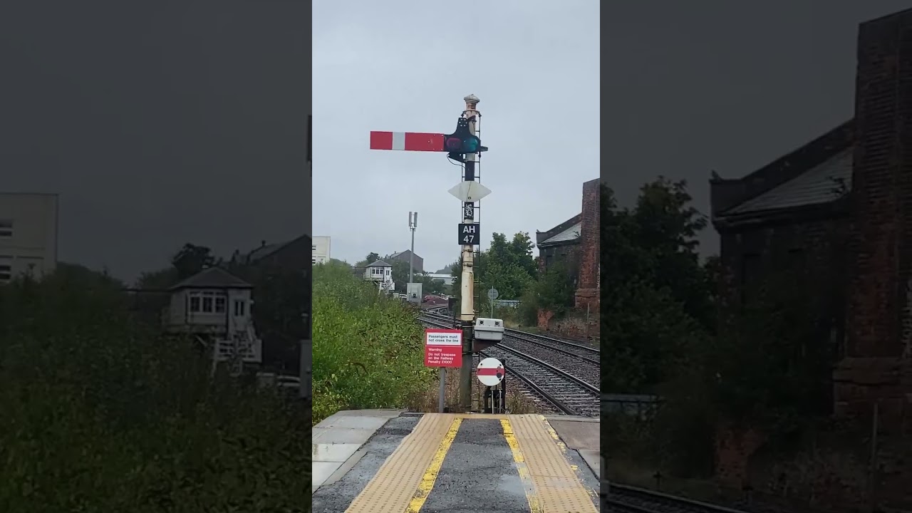 Watching semaphore signals is so satisfying