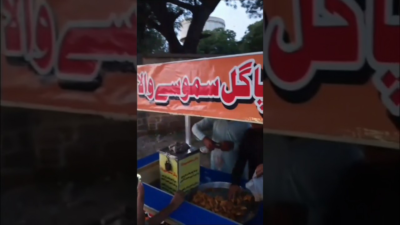 Karachi Ka Famous Pagal Samose Wala | Sirf 5 Rupees Ka Samosa | FC Area Liaquatabad 