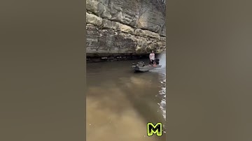 1532 jon boat w/ Mud-Skipper 13-16 Sport surface drive mud motor.  21mph w/ 1 person. Engine is 15hp