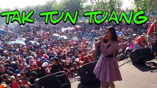 Om Adella tak Tun Tuang