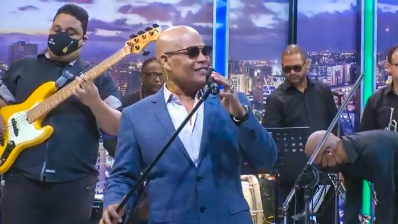 RUBBY PEREZ EN VIVO EN  LA SUPER MAQUINARIA CON HECTOR REYNOSO