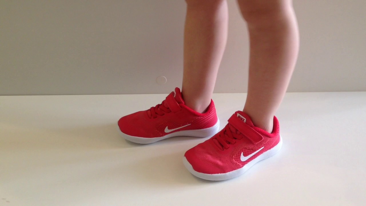 Nike Revolution 3